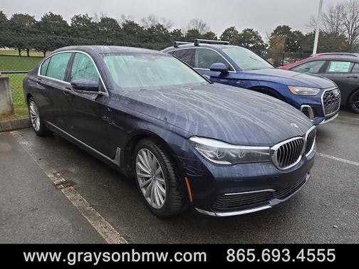 2019 BMW 740 i