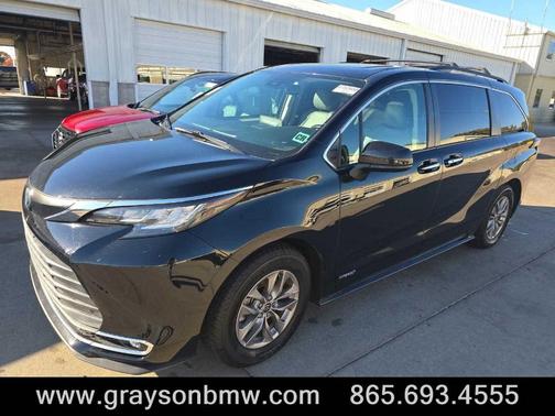 2021 Toyota Sienna XLE