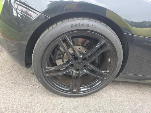 Phantom Black Pearl 2011 Audi R8 5.2 quattro Spyder