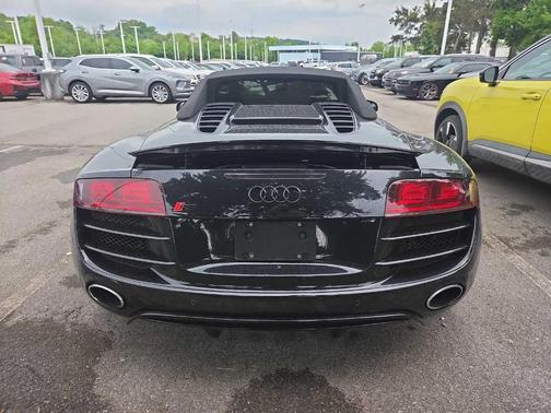 Phantom Black Pearl 2011 Audi R8 5.2 quattro Spyder