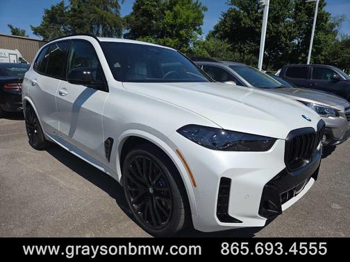 Mineral White 2026 BMW X5 M60i