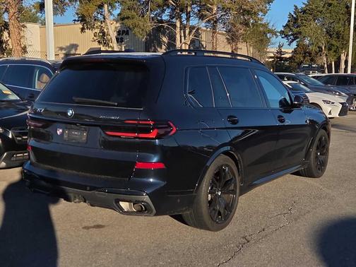 2024 BMW X7 xDrive40i