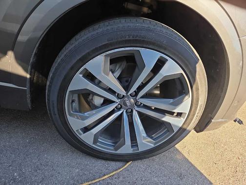 2019 Audi Q8 Prestige