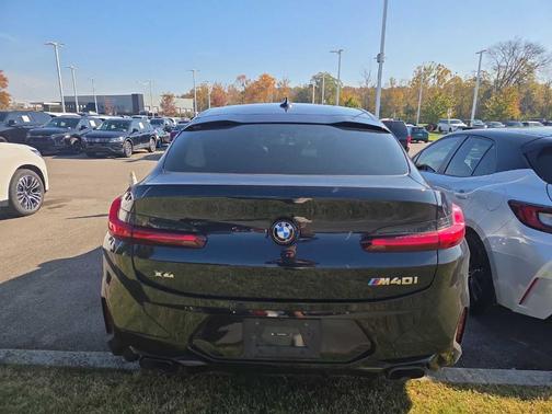 2025 BMW X4 M40i