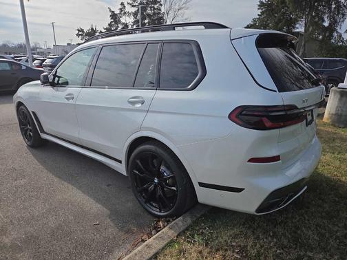 2026 BMW X7 M60i