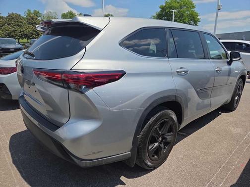 Celestial Silver Metallic 2023 Toyota Highlander L