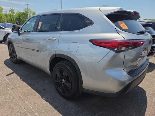 Celestial Silver Metallic 2023 Toyota Highlander L