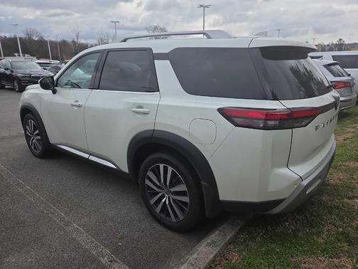2022 Nissan Pathfinder Platinum
