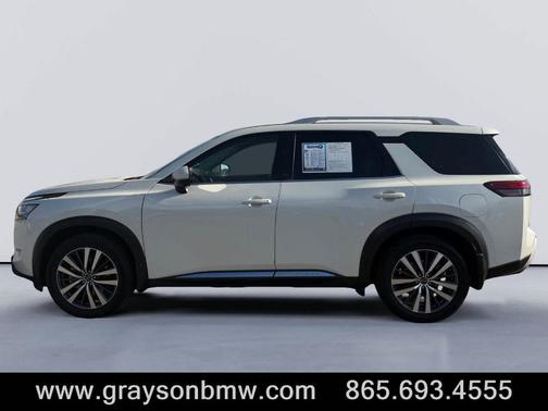 2022 Nissan Pathfinder Platinum