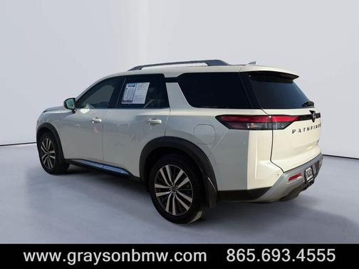 2022 Nissan Pathfinder Platinum