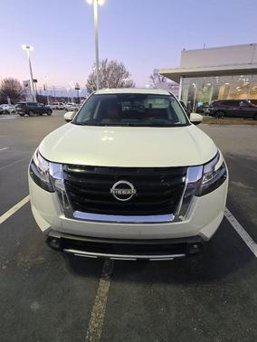 2022 Nissan Pathfinder Platinum