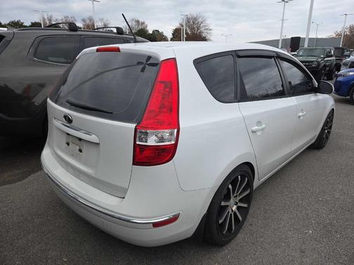 2011 Hyundai Elantra Touring GLS
