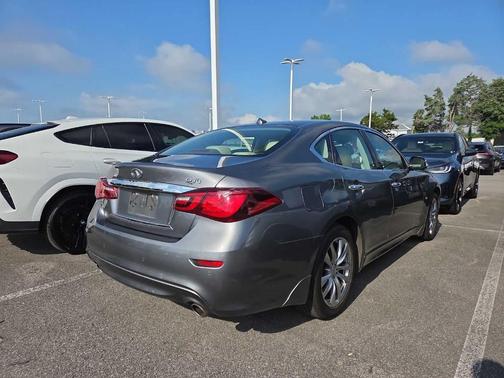 2015 INFINITI Q70 3.7