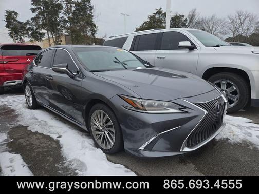 2020 Lexus ES 300h Ultra Luxury