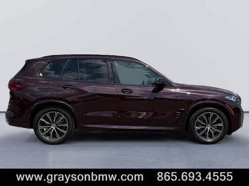2025 BMW X5 M60i