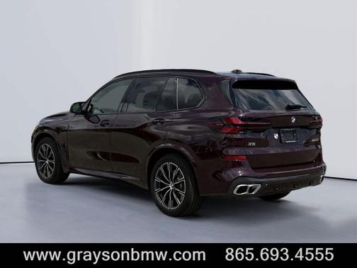 2025 BMW X5 M60i