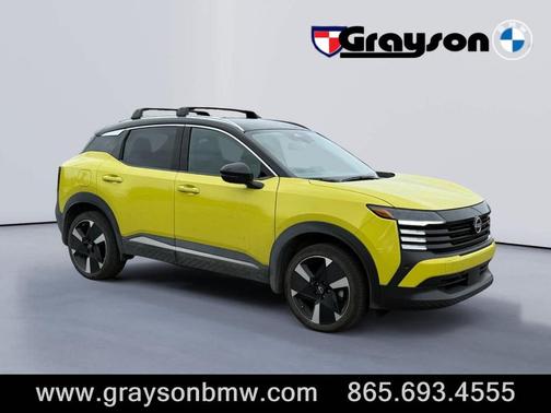 2t Ylw Blk Roof 2026 Nissan Kicks SR