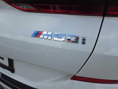 2025 BMW X6 M60i