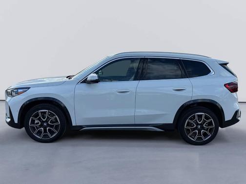 Alpine White 2026 BMW X1 xDrive28i