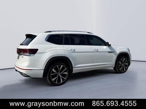 Opal White Pearl Effect 2024 Volkswagen Atlas 2.0T SEL Premium R-Line