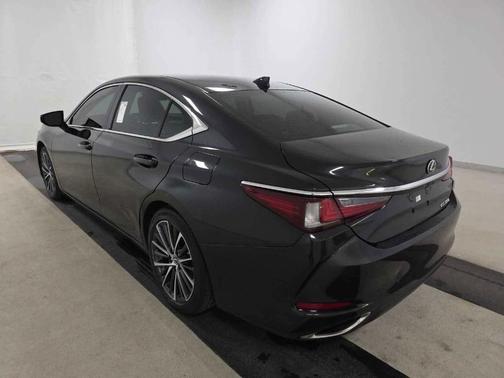 2022 Lexus ES 350 Base
