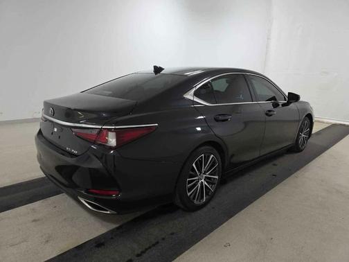 2022 Lexus ES 350 Base