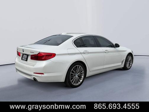 Mineral White Metallic 2019 BMW 530 i xDrive