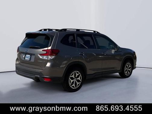 2022 Subaru Forester Premium
