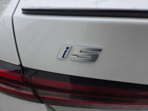 2024 BMW i5 M60