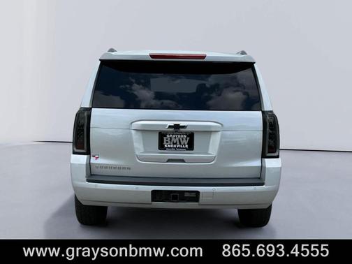 Silver Ice Metallic 2017 Chevrolet Suburban LT