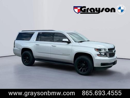 Silver Ice Metallic 2017 Chevrolet Suburban LT