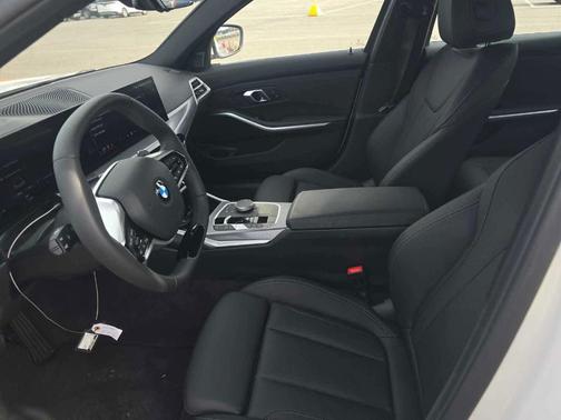 2025 BMW 330 i xDrive