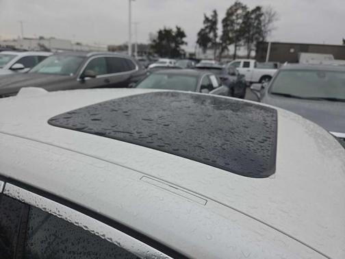 2025 BMW 330 i xDrive