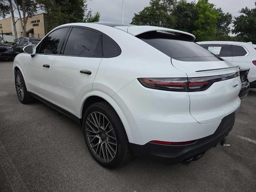 White 2023 Porsche Cayenne Platinum Edition