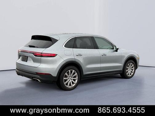 2022 Porsche Cayenne Base (Tiptronic)