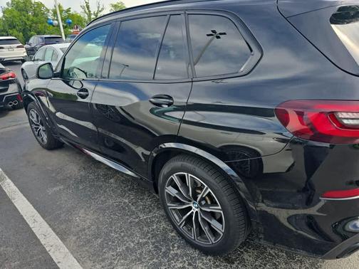 Black Sapphire Metallic 2021 BMW X5 xDrive40i
