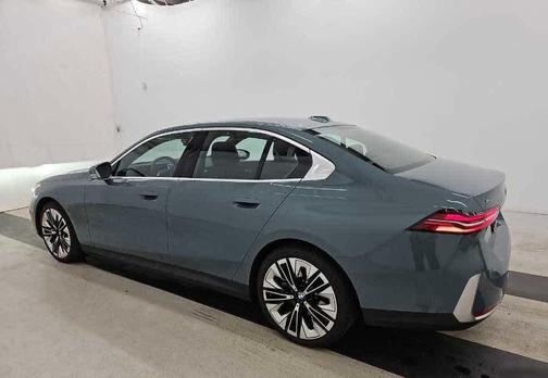 Green 2026 BMW 540 i xDrive