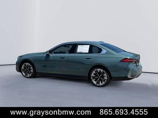 Green 2026 BMW 540 i xDrive