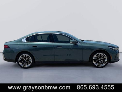 Green 2026 BMW 540 i xDrive