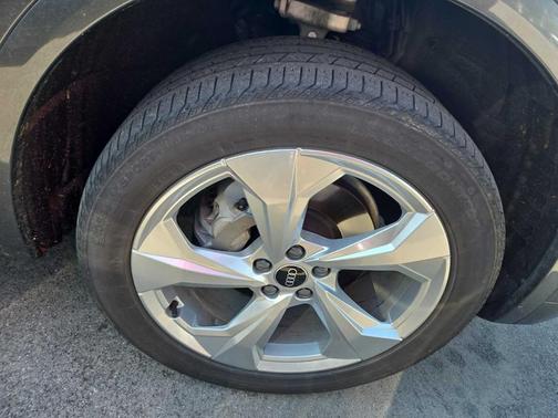 2024 Audi Q5 45 S line quattro Premium