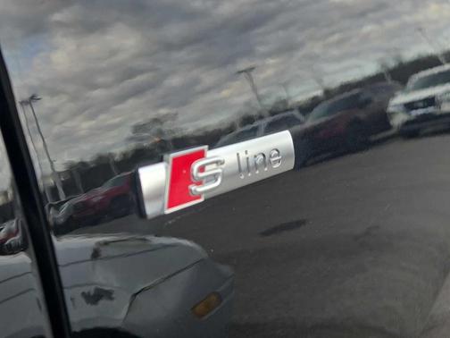 2025 Audi Q3 45 S line Premium