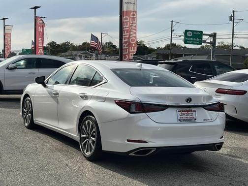 2022 Lexus ES 350 Base