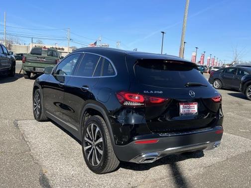 2021 Mercedes-Benz GLA 250 Base 4MATIC