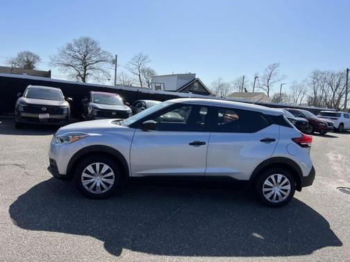 2020 Nissan Kicks S
