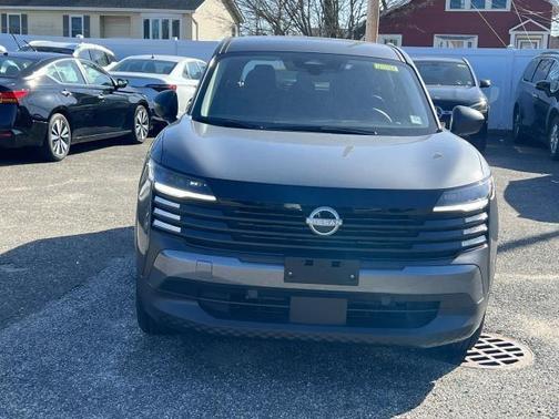 2025 Nissan Kicks S
