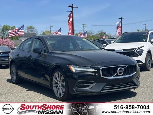 2020 Volvo S60 T6 Momentum