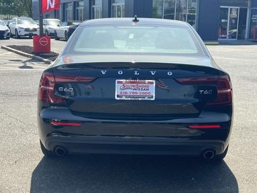 2020 Volvo S60 T6 Momentum