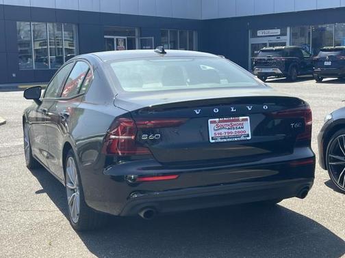 2020 Volvo S60 T6 Momentum