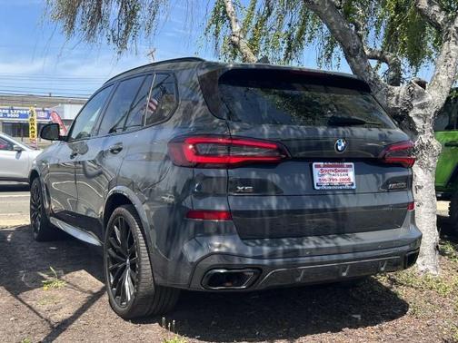2022 BMW X5 M50i