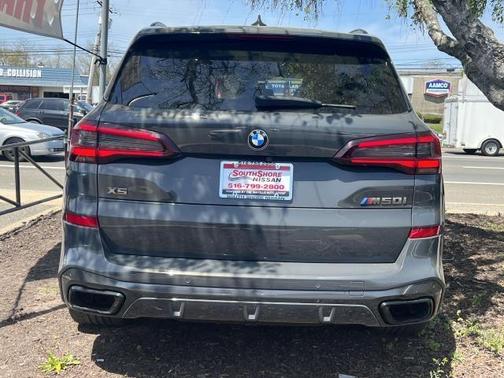 2022 BMW X5 M50i